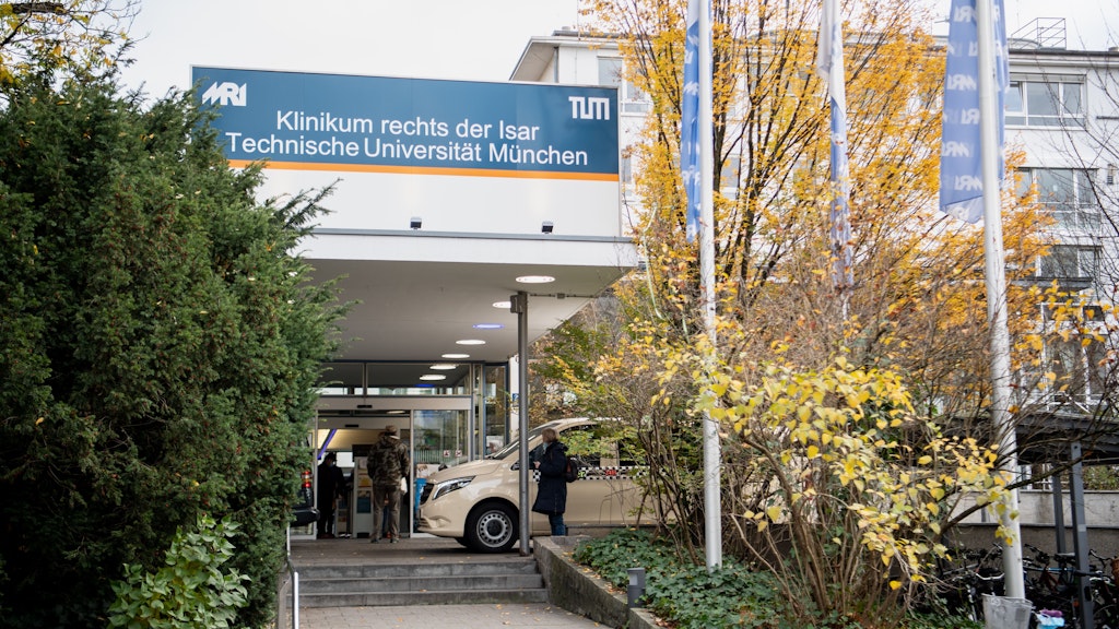 Die Ermittlungen gegen einen Pfleger aus diesem Münchner Krankenhaus haben sich von versuchtem auf vollendeten Mord ausgeweitet.