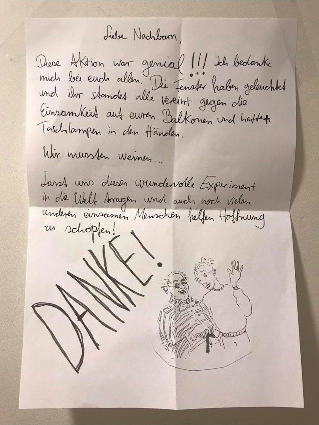 Nach der Aktion bedankte sich Ella bei allen Nachbarn, die mitmachten.