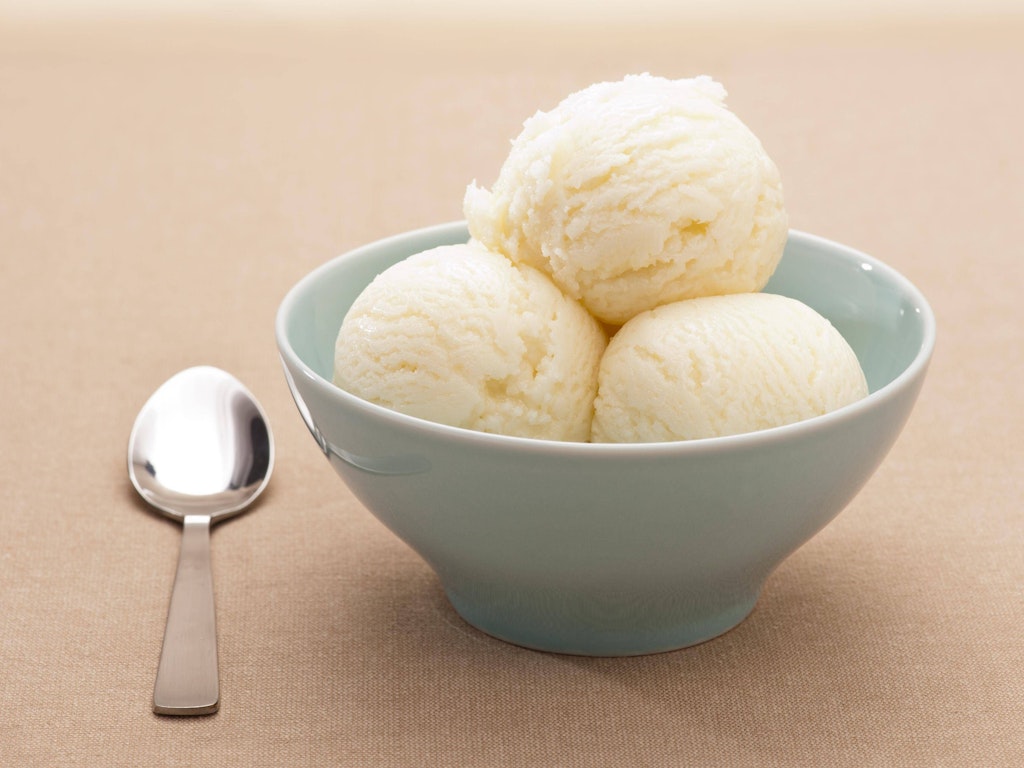Das Vanille-Eis ist sooo lecker. 