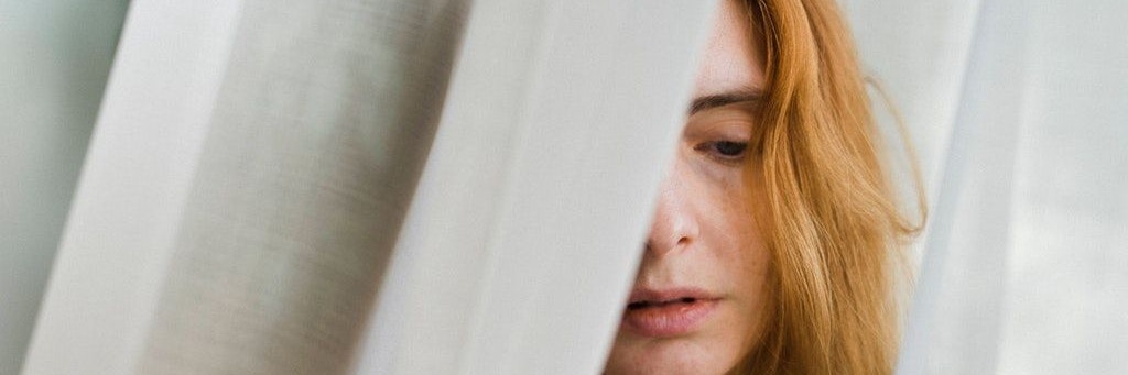 Im Schnitt vergehen zehn Jahre, bis bei einer Frau eine Endometriose festgestellt wird. Ein pathologischer Regelschmerz ist typisch, doch es gibt auch viele unspezifische Symptome.