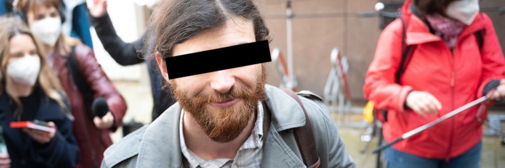 Der Angeklagte Franco A. kommt zum Beginn des Prozesses vor dem Oberlandesgericht Frankfurt. 