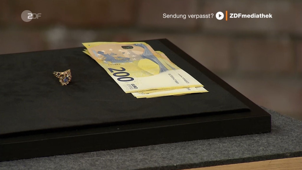 1300 Euro bringt der Saphir-Ring im „Bares für Rares“-Verkaufsraum.