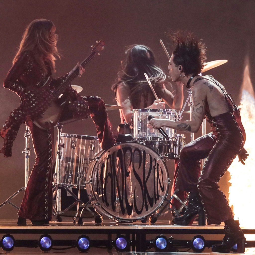 Maneskin aus Italien performt beim großen Finale des Eurovision Song Contest in der Ahoy-Arena. 