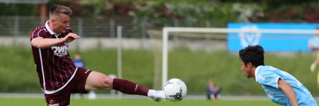 Dynamo-Torjäger Matthias Steinborn sucht auch gegen Viktoria jede Chance.