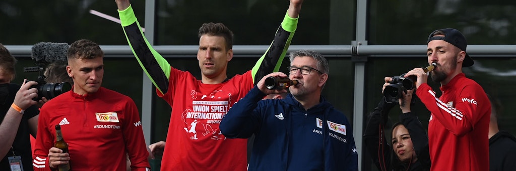Prost, Union! Die Eisernen dürfen sich zu Recht für ihre starke zweite Bundesliga-Saison feiern lassen. 