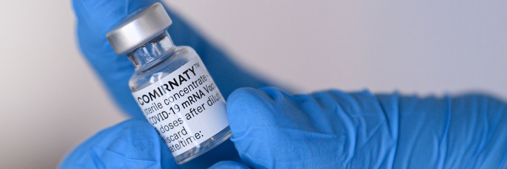 Die US-Arzneimittelbehörde FDA hat den Corona-Impfstoff des deutschen Impfstoffherstellers Biontech und seines US-Partners Pfizer bereits für Kinder und Jugendliche im Alter von 12 bis 15 Jahren zugelassen.