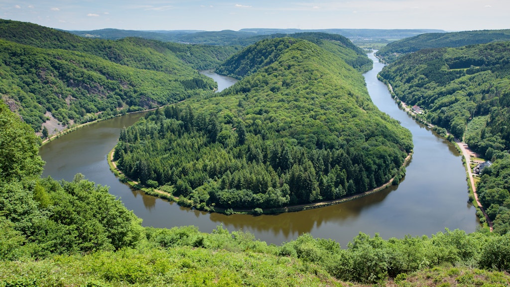Die Saarschleife, aufgenommen vom Aussichtspunkt „Cloef“ in Orscholz.