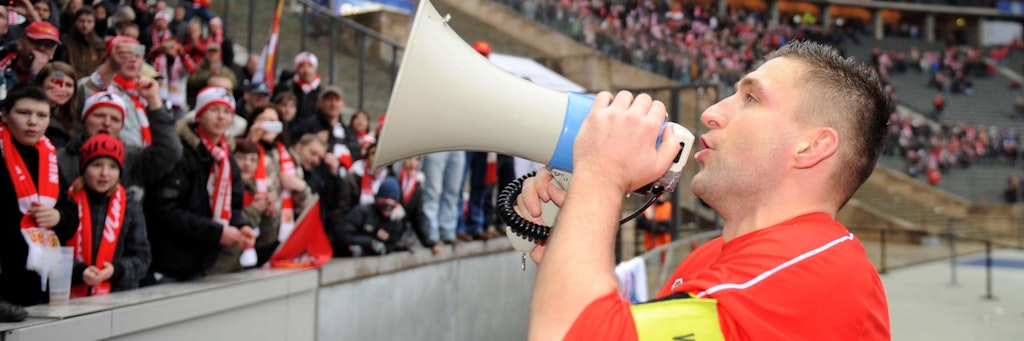 Bei diesem Spiel macht er sich unsterblich: Unions Torsten Mattuschka nach dem 2:1-Sieg im Derby im Olympiastadion, bei dem er 2011 den Siegtreffer markierte.