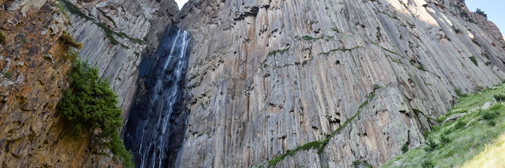 Felsen im Nordkaukasus in Kabardino-Balkarien (Symbolbild)