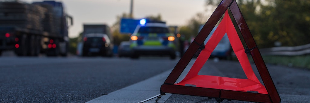 Ein 2-Jähriger startet in Lünen das Auto seiner Mutter. Er kam schwerverletzt in ein Krankenhaus.