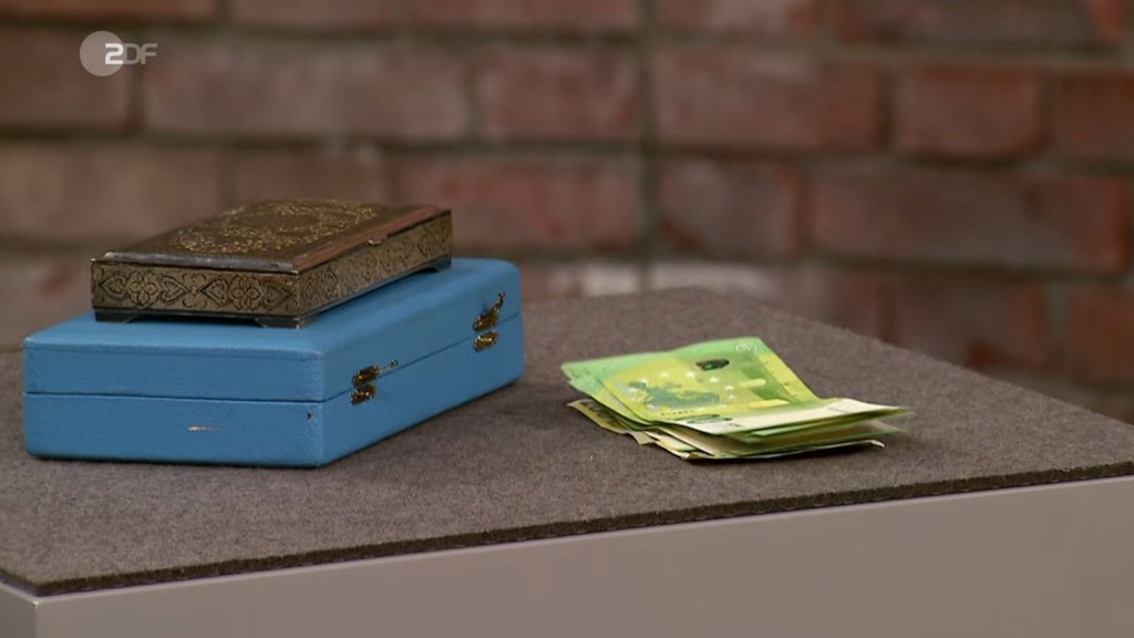 Für den Hammerpreis von 2150 Euro geht die Dose bei „Bares für Rares“ über den Händler-Tisch.