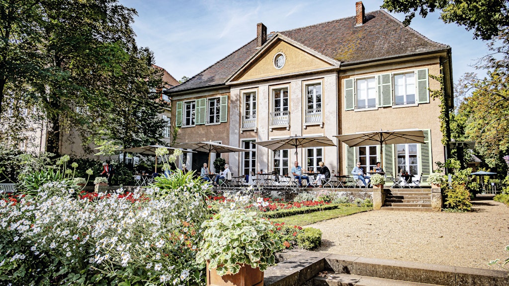 Die Villa von Max Liebermann, erbaut 1910, liegt am Großen Wannsee. Sie ist heute ein Museum.