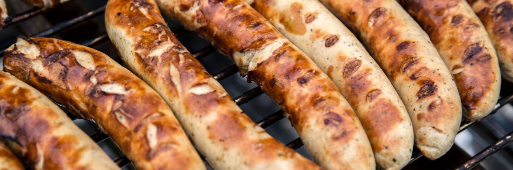 Bratwürste auf dem Grill (Symbolbild)
