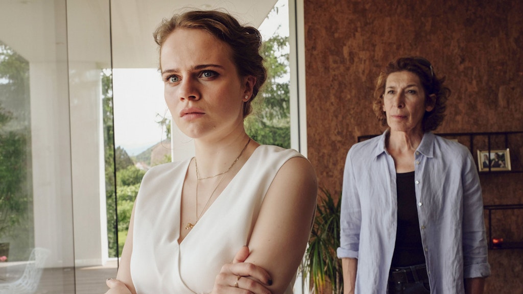 Elisabeth Wagner (Lili Epply) und Bibi Fellner (Adele Neuhauser)
