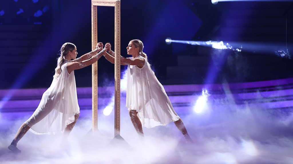 Valentina Pahde tanzte mit ihrer Zwillingsschwester in „Let's Dance“-Show neun einen Freestyle zu „You & Me (Flume Remix)“ von Disclosure, Eliza Doolittle.