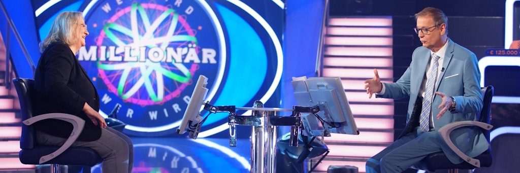 Cornelia Schubert und Günther Jauch im Studio bei „Wer wird Millionär“.