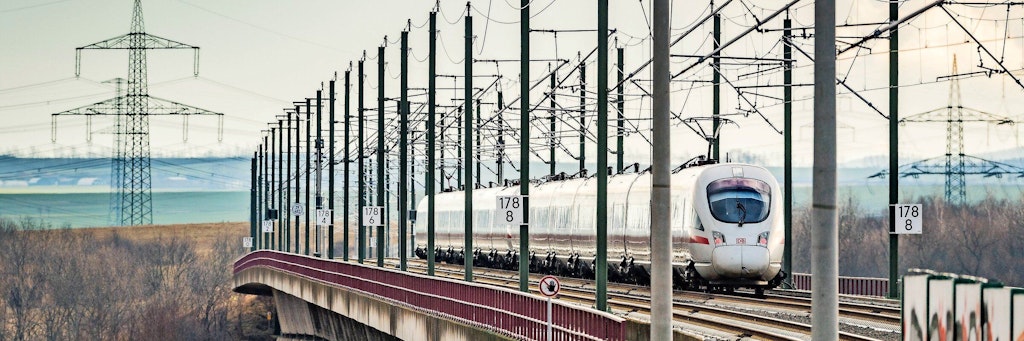 Das „Flaggschiff“ der Deutschen Bahn wird 30: Anfang Juni 1991 startete der erste ICE-Schnellzug den Linienbetrieb.