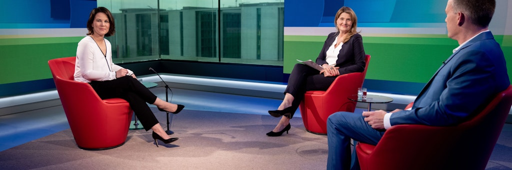 Annalena Baerbock (Grüne, l.), Tina Hassel und Oliver Köhr