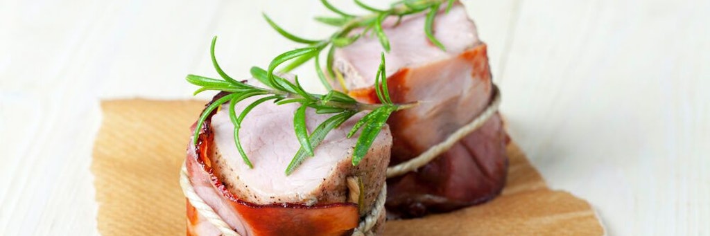 So was Leckeres: Schweinefilet im Speckmantel.