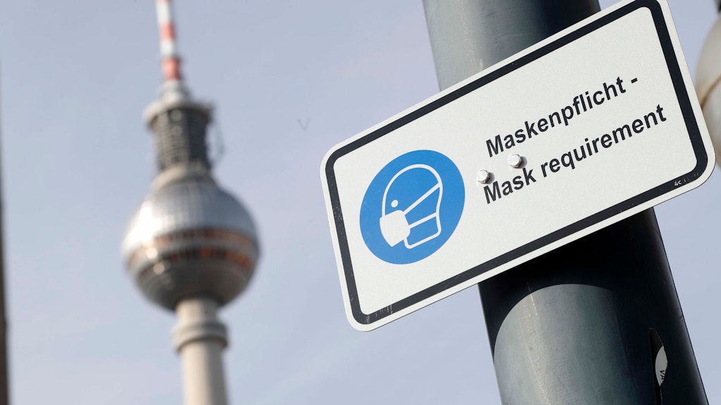 Zu bestimmten Zeiten soll auf öffentlichen Plätzen wie dem Alexanderplatz das Tragen von Masken nicht mehr notwendig sein.