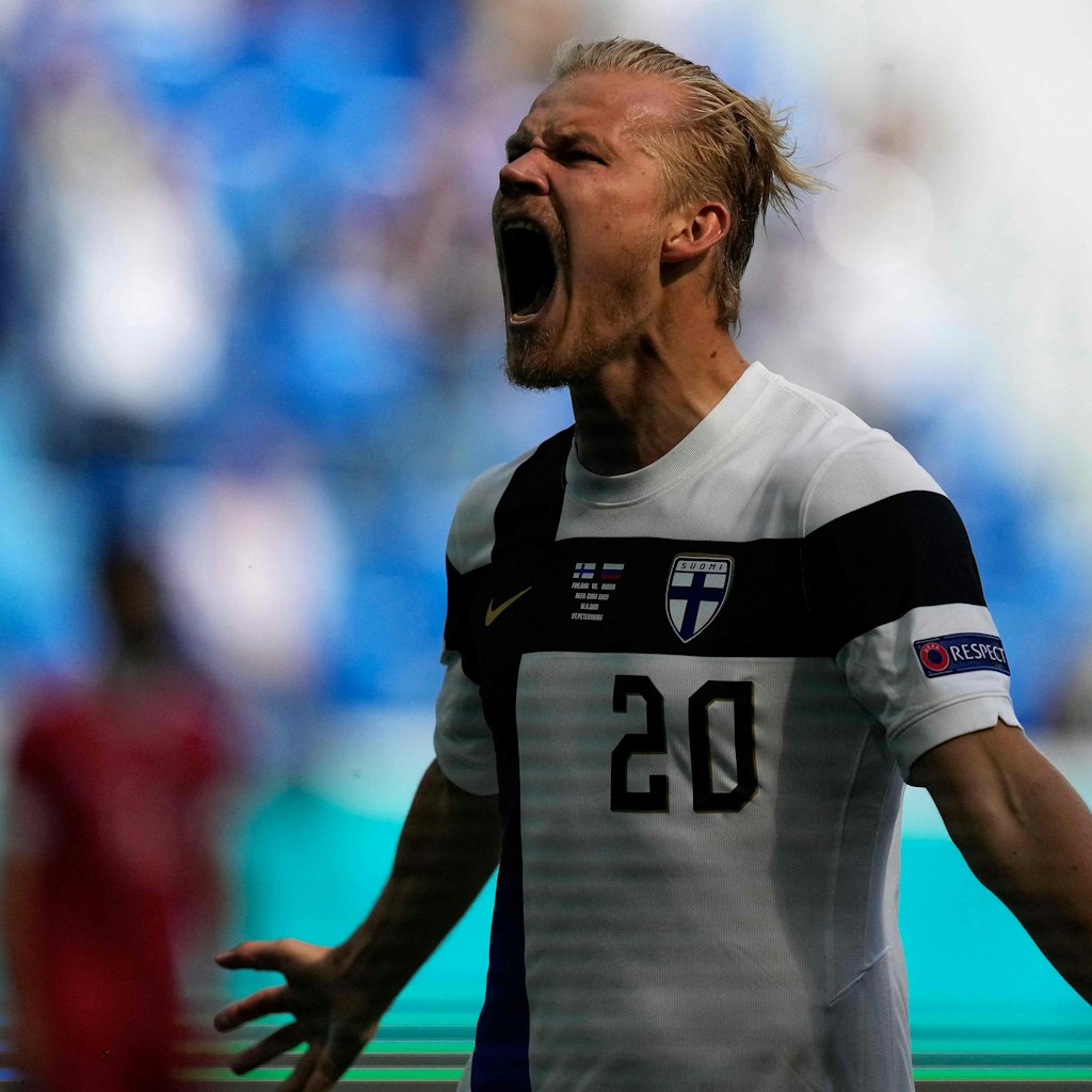 Zu früh gefreut: Joel Pohjanpalo bejubelt den vermeintlichen Führungstreffer für die Finnen.