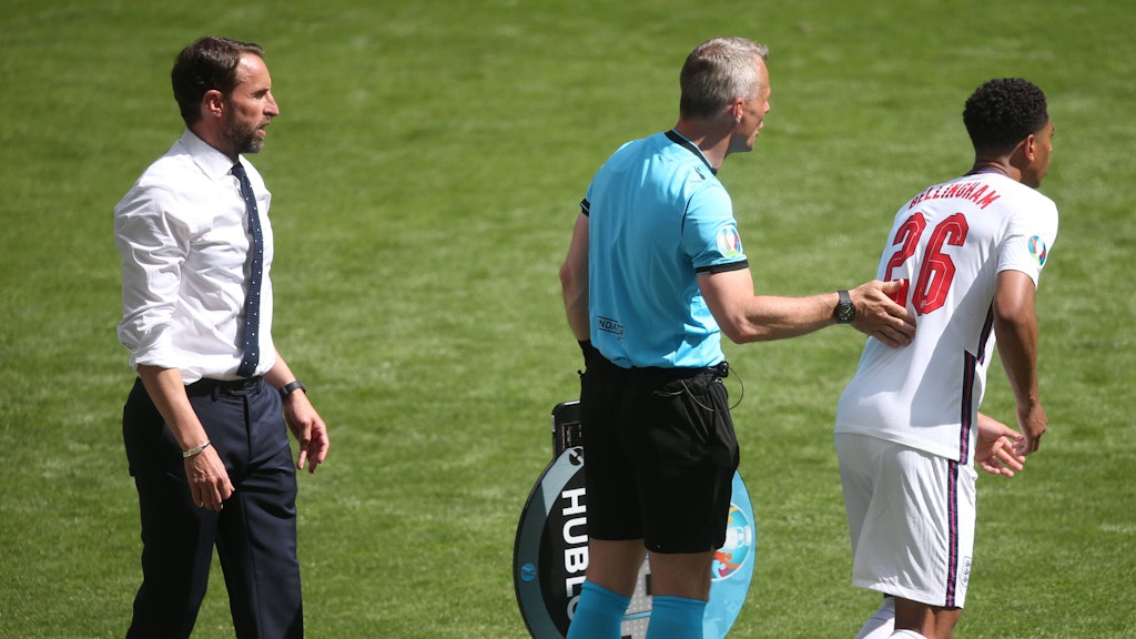 England-Trainer Gareth Southgate machte Dortmunds Jude Bellingham mit seiner Einwechslung gegen Kroatien zum jüngsten EM-Spieler aller Zeiten. 