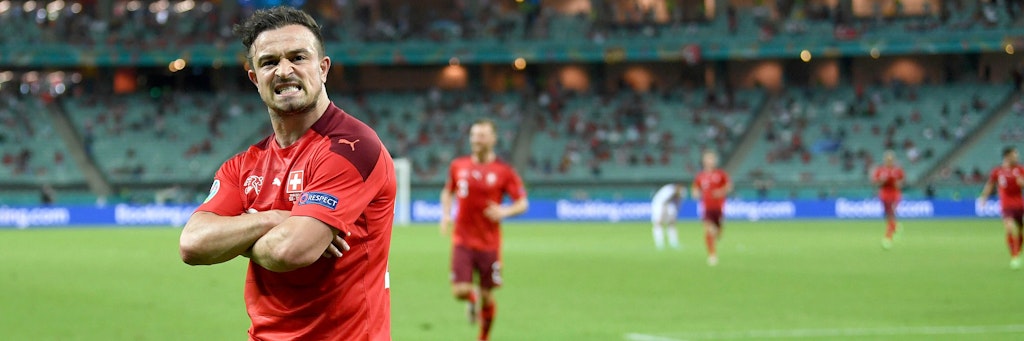 Zeigt die Zähne: Xherdan Shaqiri aus der Schweiz weiß da noch nicht, dass sein Doppelpack gegen die Türkei zu wenig ist, um sich direkt fürs Achtelfinale zu qualifizieren. 