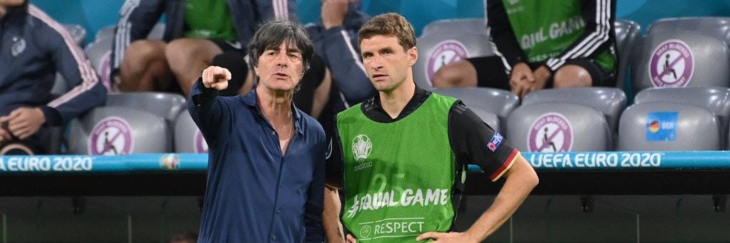 Jogi Löw und Thomas Müller haben derzeit genug Gesprächsbedarf, wenn es um die Leistung des deutschen Teams geht.