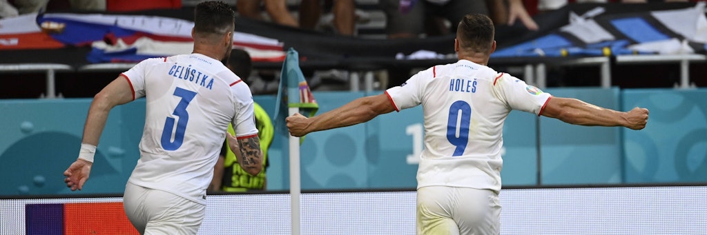 Ondrej Celustka und Tomas Holes (v. l.) stürmen mit einem Sieg gegen die Niederlande in das Viertelfinale.