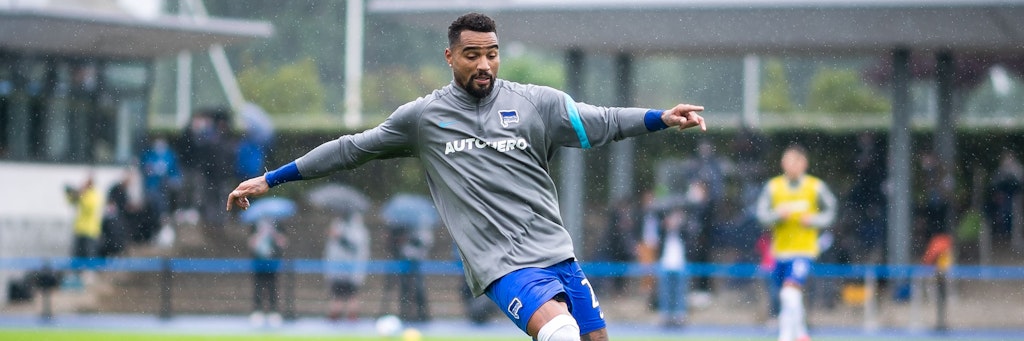Elegant, auch im Dauerregen: Kevin-Prince Boateng streichelt den Ball mit seinem Außenrist.