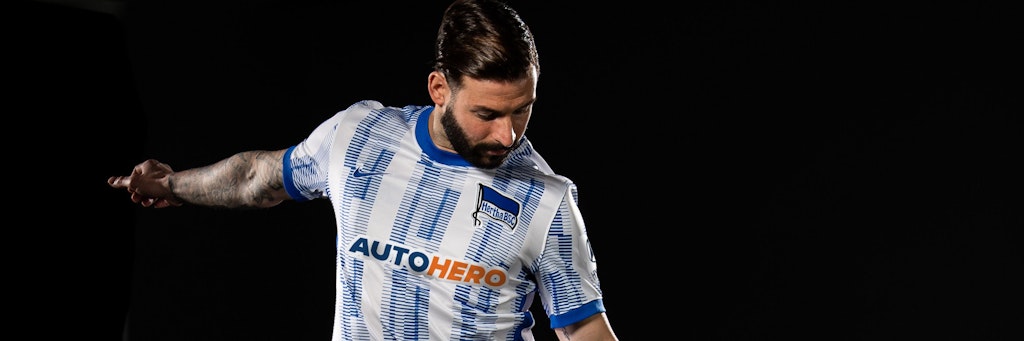 Marvin Plattenhardt im neuen Heimtrikot des Hauptstadtklubs.
