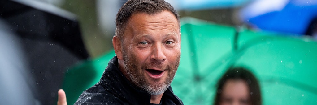 Braun gebrannt vom Ungarn-Urlaub und voller Energie. Pal Dardai bat Mittwoch zum ersten Training.