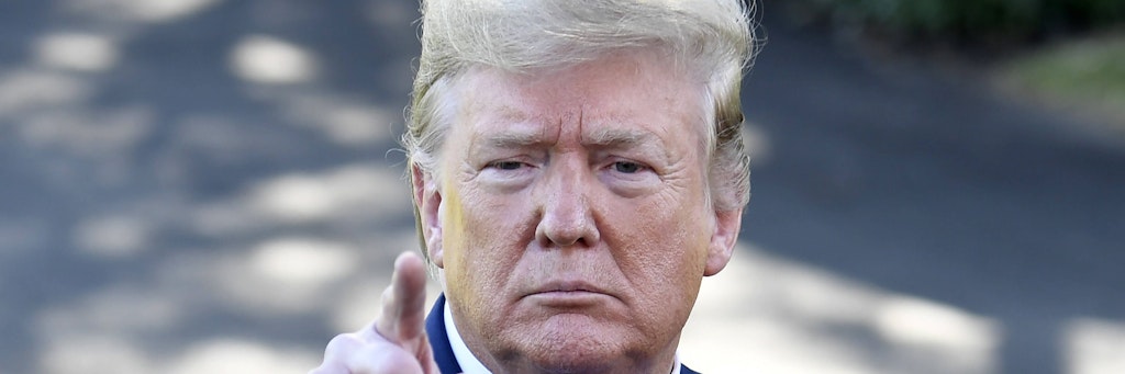 Ex-US-Präsident Donald Trump ist sauer, weil er weiter bei Facebook gesperrt bleibt (Archivbild). 