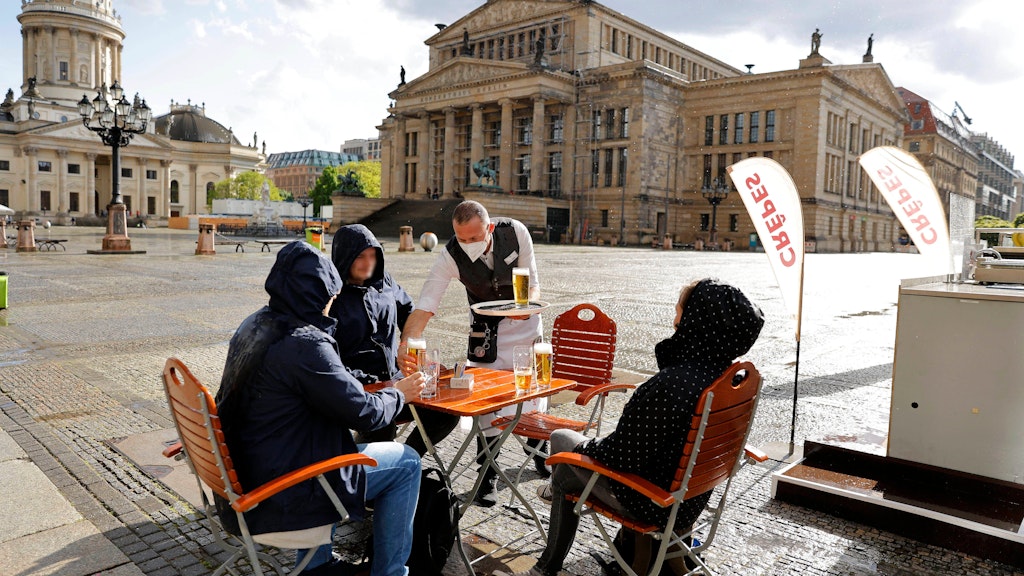 Restaurants auf dem Gendarmenmarkt und in ganz Berlin öffnen ihre Außenbereiche jetzt auch für Menschen ohne aktuellen Schnelltest.