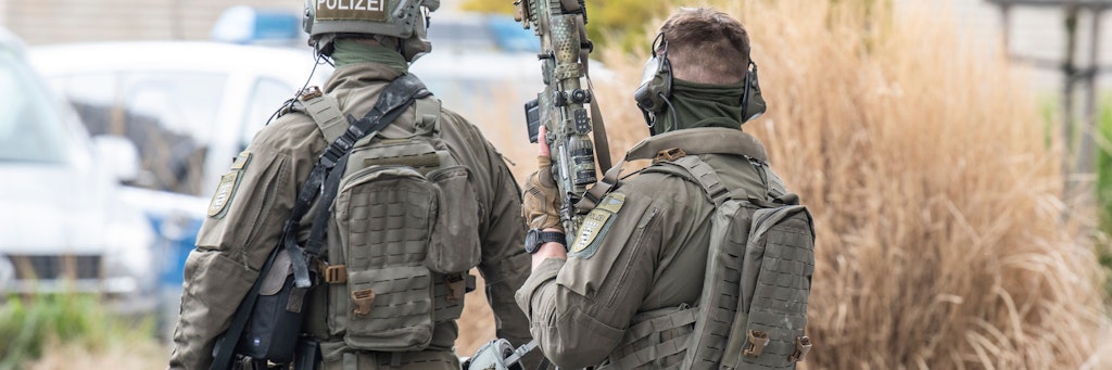 SEK-Polizisten in Frankfurt/M. sollen rechtsextreme Ansichten in Chat-Gruppen geäußert haben.