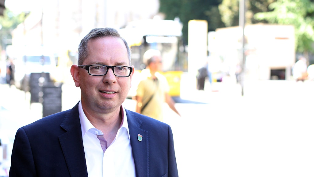 Bezirksbürgermeister Oliver Igel: „Wenn sich eine Frau ,oben ohne‘ in der Öffentlichkeit sonnt, dann ist es ihre freie Entscheidung.“