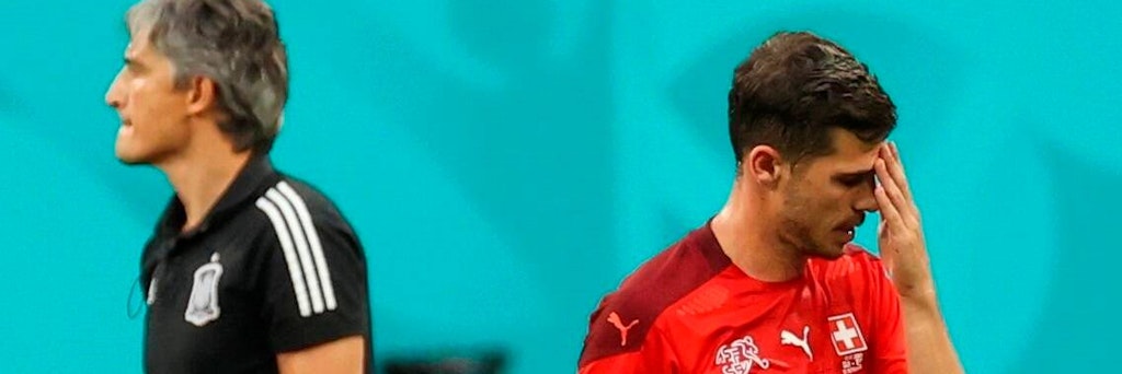 Remo Freuler flog mit Rot vom Platz. Die Schweizer reteten sich mit zehn Mann trotzdem ins Elferschießen
