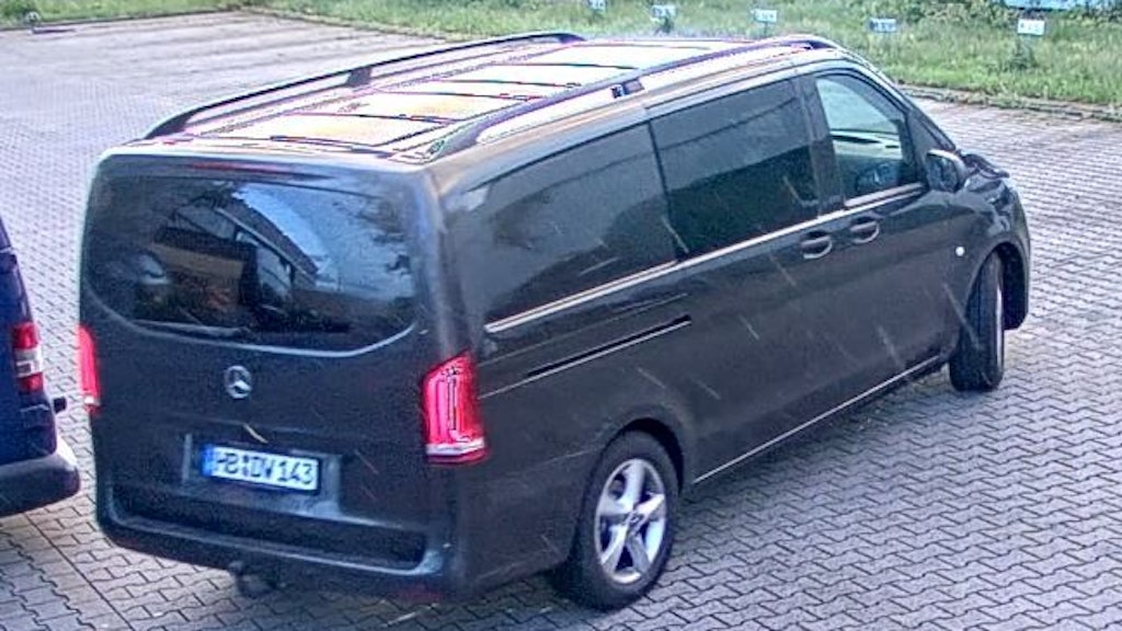 Mit diesem in Berlin-Spandau angemieteten Mercedes-Transporter soll Yasemin Gündogan das Geld abtransportiert haben. Die Bremer Kennzeichen wurden kurz zuvor gestohlen.
