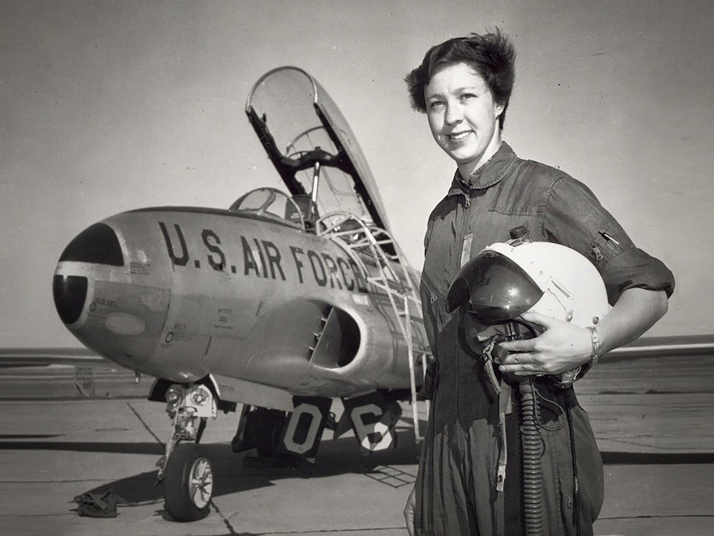 Die ehemalige Air-Force-Pilotin Wally Funk – heute 82 Jahre alt – wird mit Jeff Bezos ins All starten. 