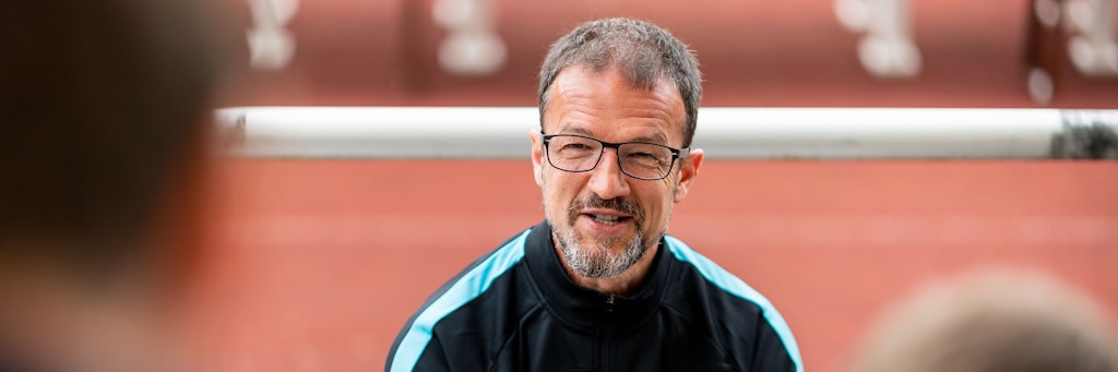 Hat die Ruhe weg: Fredi Bobic gab sich in seiner ersten Medienrunde als neuer Sportchef von Hertha BSC gelassen. 