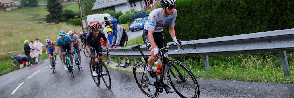 Von Anfang an sah Giro-Sieger Richard Carapaz eigentlich nur das Hinterrad von Titelverteidiger Tadej Pogacar.