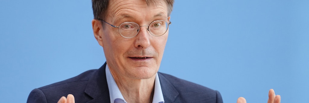 Karl Lauterbach (SPD), Bundesminister für Gesundheit, spricht während einer Pressekonferenz zur aktuellen Corona-Lage. 