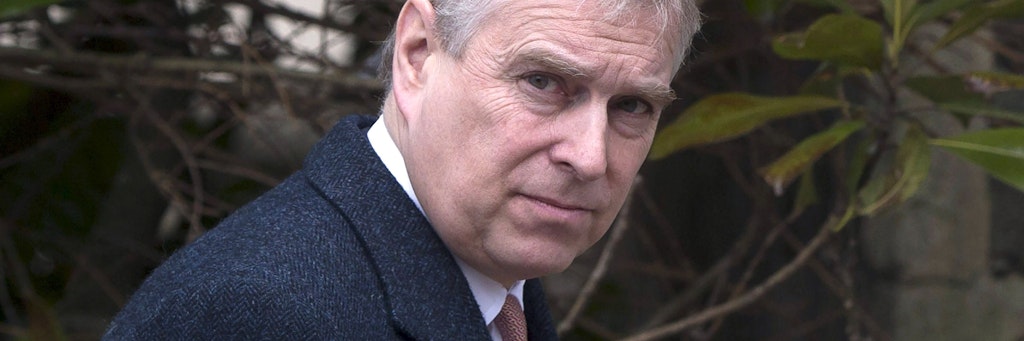 Prinz Andrew, Herzog von York. Trotz des Schuldspruchs für Strippenzieherin Ghislaine Maxwell zieht der US-Skandal um einen Ring zum Missbrauch minderjähriger Mädchen wegen möglicher prominenter Kunden weiter Kreise. Vor einem Zivilgericht in New York geht es am Dienstag erneut um Vorwürfe gegen Prinz Andrew (Archivfoto). 