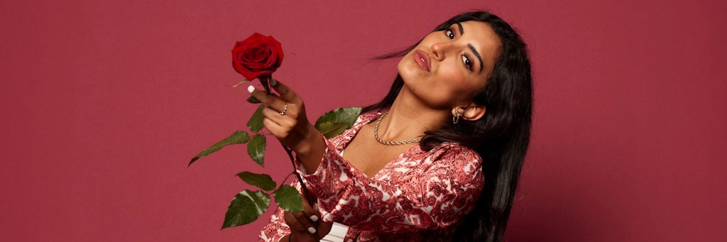 Valeria aus Berlin will Bachelor Dominik von sich überzeugen.