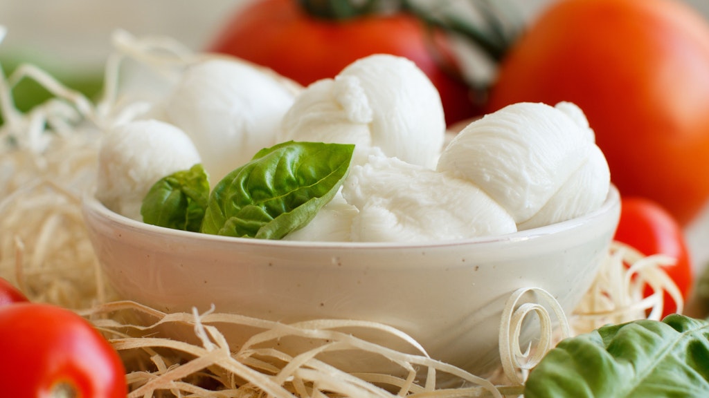 Mal ein bisschen weg vom Mainstream – Mozzarella als Füllung für Spaghetti-Nester.