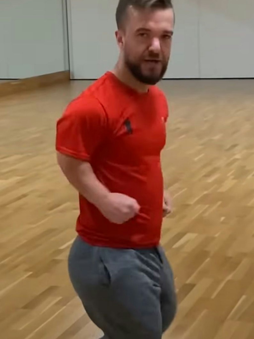 Trainiert schon fleißig im Tanzstudio: „Let’s Dance“-Teilnehmer Mathias Mester.