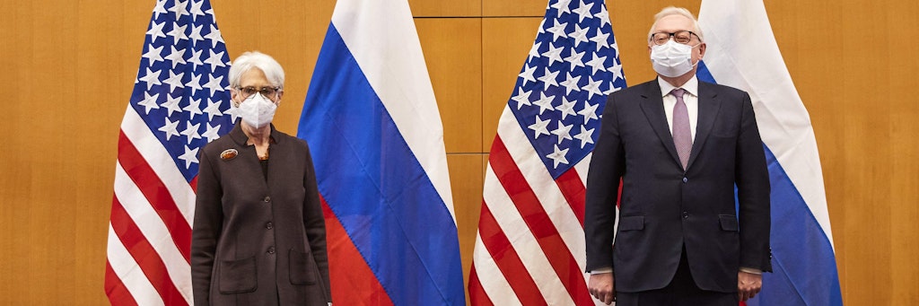 Große Zuneigung sieht anders aus: US-Vizeaußenministerin Wendy Sherman und ihr russisches Pendant Sergej Rjabkow in der amerikanischen UN-Gesandtschaft in Genf. 