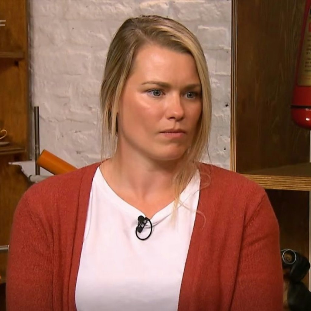 Die „Bares für Rares“-Kandidatin hätte gern 1300 Euro für ihr Meisterstück, das sie mitgebracht hat.