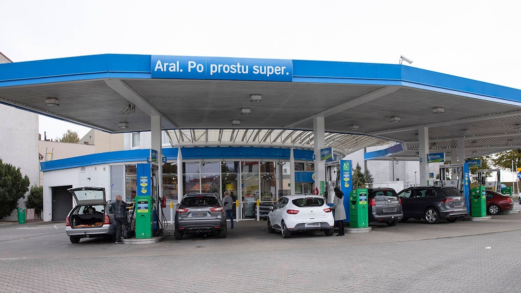 Auch an den Tankstellen in Slubice dürfte dank Berliner und Brandenburger Autofahrer Hochbetrieb herrschen.