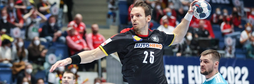 Melsungens Kai Häfner steuert zum EM-Auftakt gegen Belarus acht Tore zum Sieg der DHB-Auswahl bei.